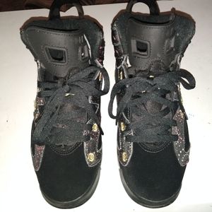 Jordan retro 6 new year